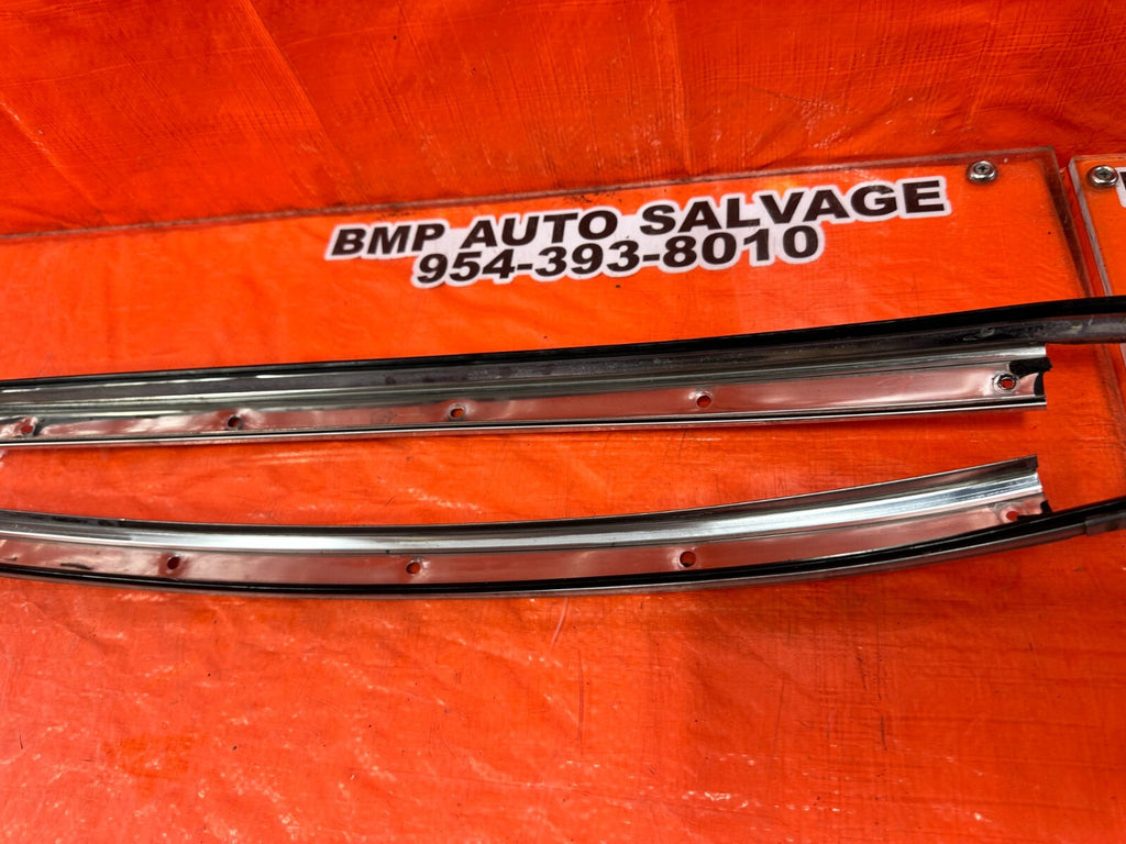 02 10 LEXUS SC430   LEFT AND RIGHT CONVERTIBLE TOP GUIDE RAILS   OEM #2616