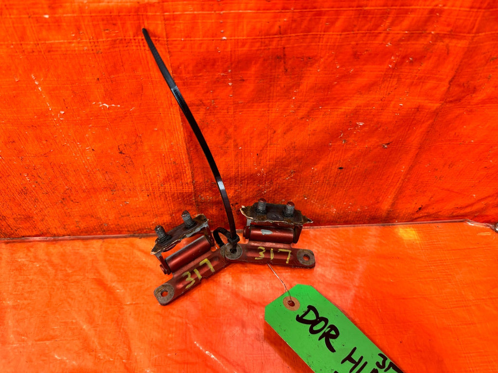 90 91 HONDA CIVIC HATCHBACK   REAR HATCHBACK HATCH TAIL GATE HINGES LEFT RIGHT  2