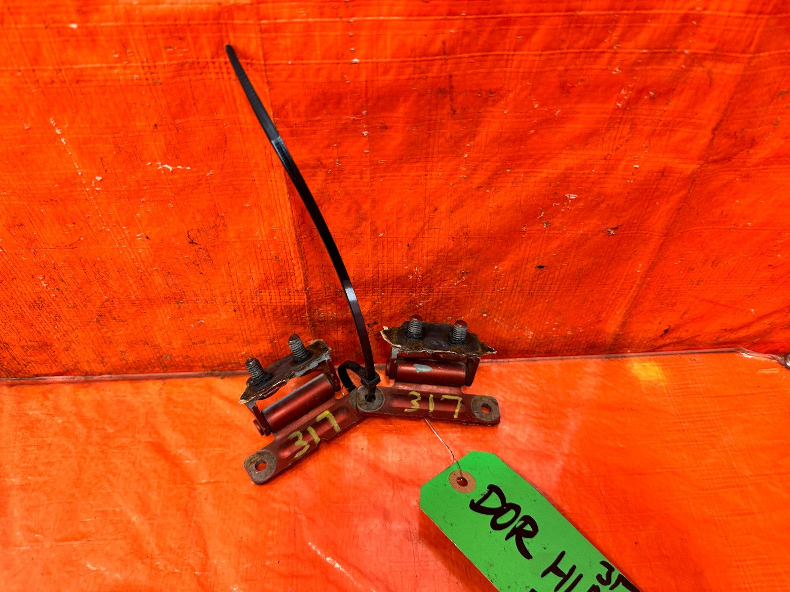 90 91 HONDA CIVIC HATCHBACK   REAR HATCHBACK HATCH TAIL GATE HINGES LEFT RIGHT  2