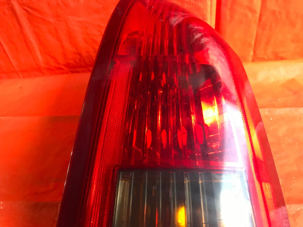 OEM 2004 04 CADILLAC CTS PASSENGER RIGHT TAIL LIGHT LAMP R RH4