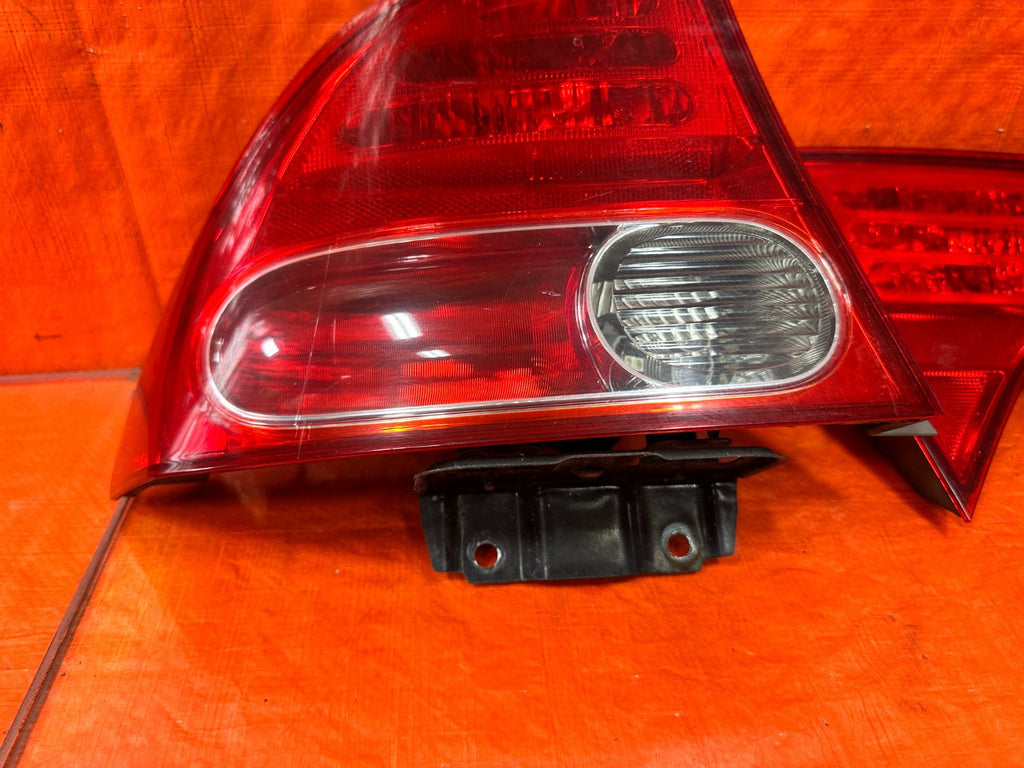 06-08 HONDA CIVIC - 4 DOOR SEDAN COMPLET TAIL LIGHT TAIL LAMP SET ALL 4 OEM 3009