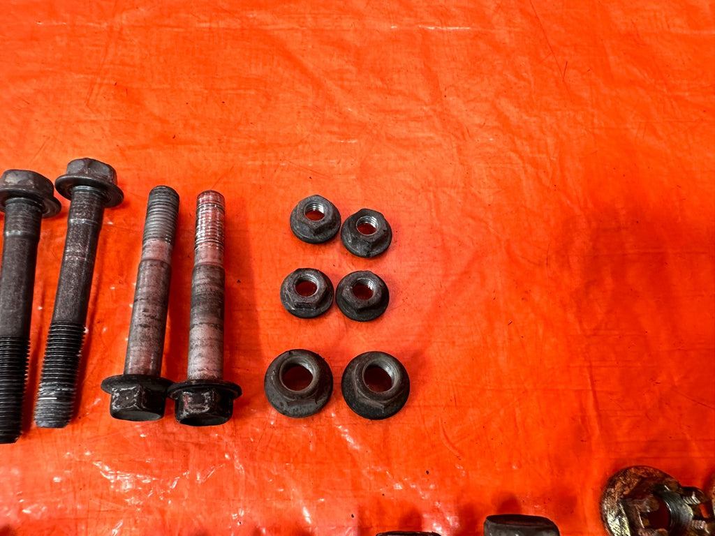 08 15 INFINITI G37 & Q60 FRONT CONTROL ARM BOLTS   UPPER LOWER SPINDLE   OEM 3206
