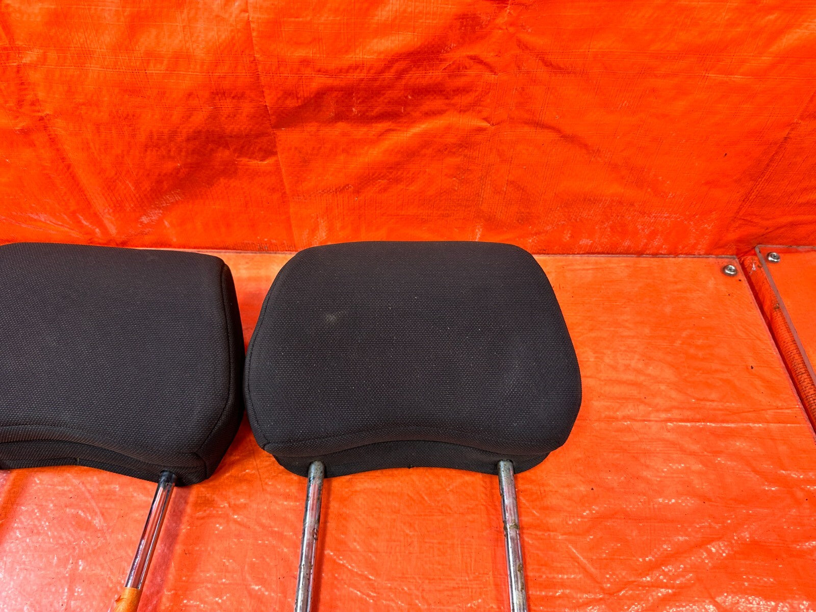 03 04 NISSAN 350Z   CLOTH   FRONT SEAT HEAD REST SET LEFT AND RIGHT   OEM #2624