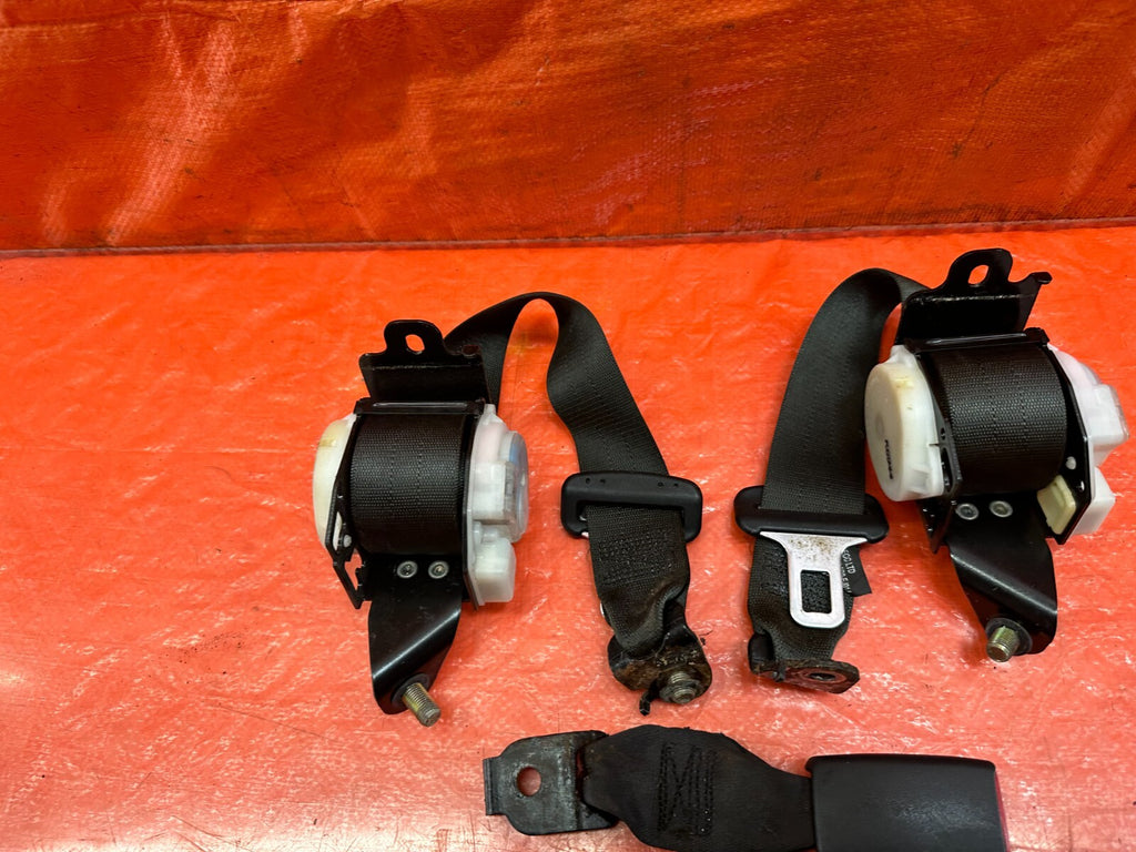 2003 HONDA CIVIC SI EP3 HATCH REAR SEAT BELT SET LEFT & RIGHT SEAT BELTS OEM 2306