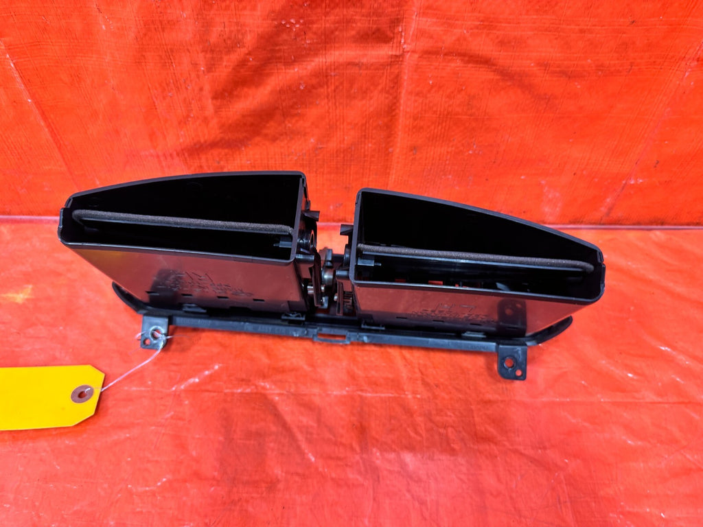 13 20 SUBARU BRZ   DASHOBOARD DASH BOARD CENTER AC VENT   OEM #2927