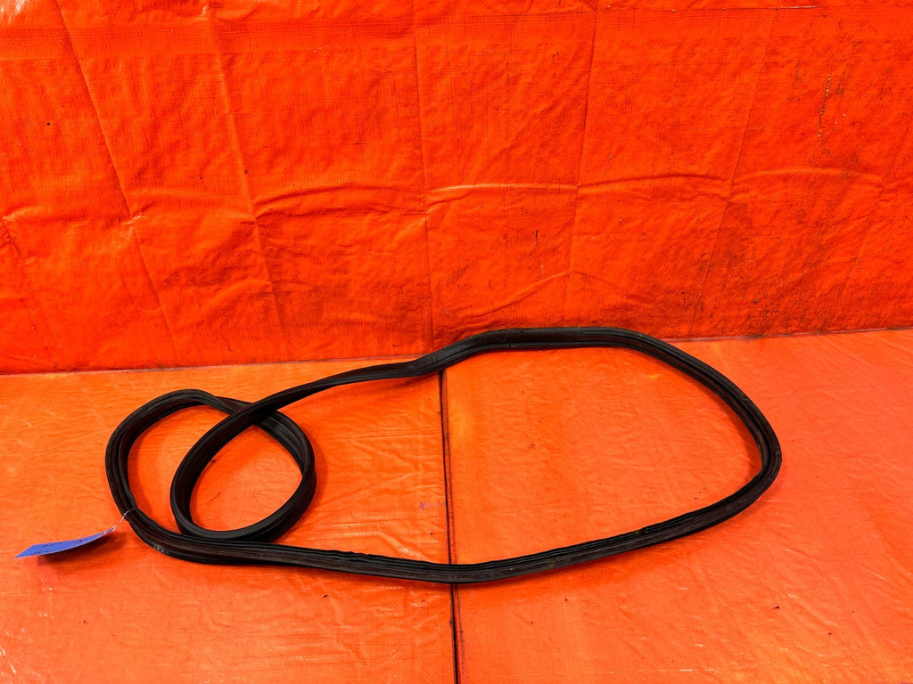 10 16 HYUNDAI GENESIS COUPE TRUNK WEATHER STRIP TRIM GASKET LINER LINING OEM 3180