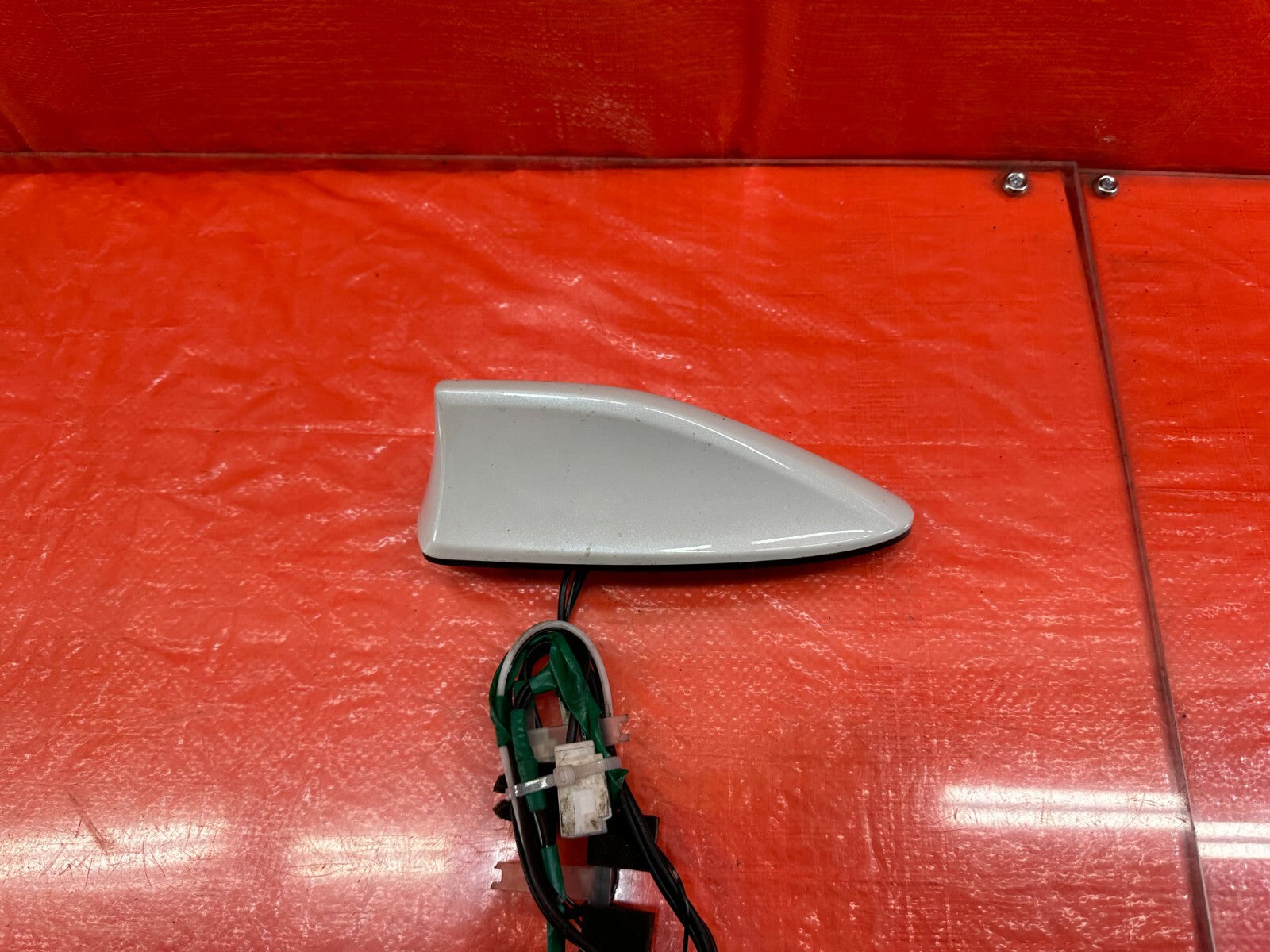 15 16 SUBARU WRX & STI   FACTORY ROOF SHARK FIN ANTENNA WHITE   OEM #1806