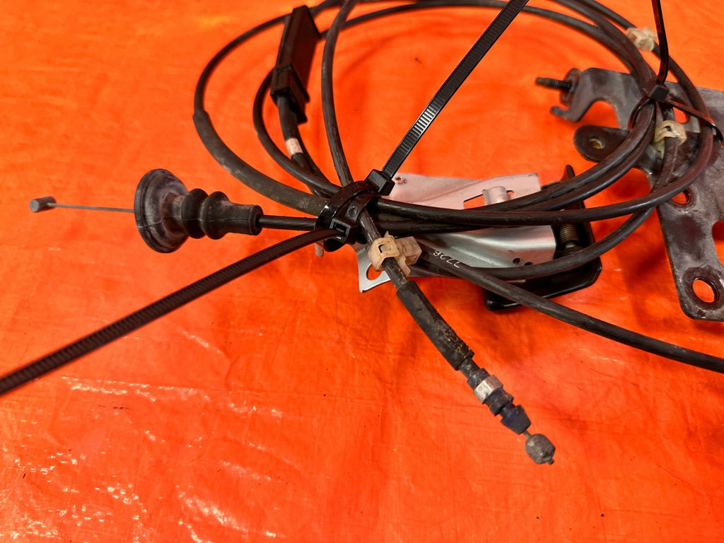 08 15 INFINITI G37 COUPE & CONVERTIBLE   HOOD RELEASE WIRE CABLE   OEM 3205