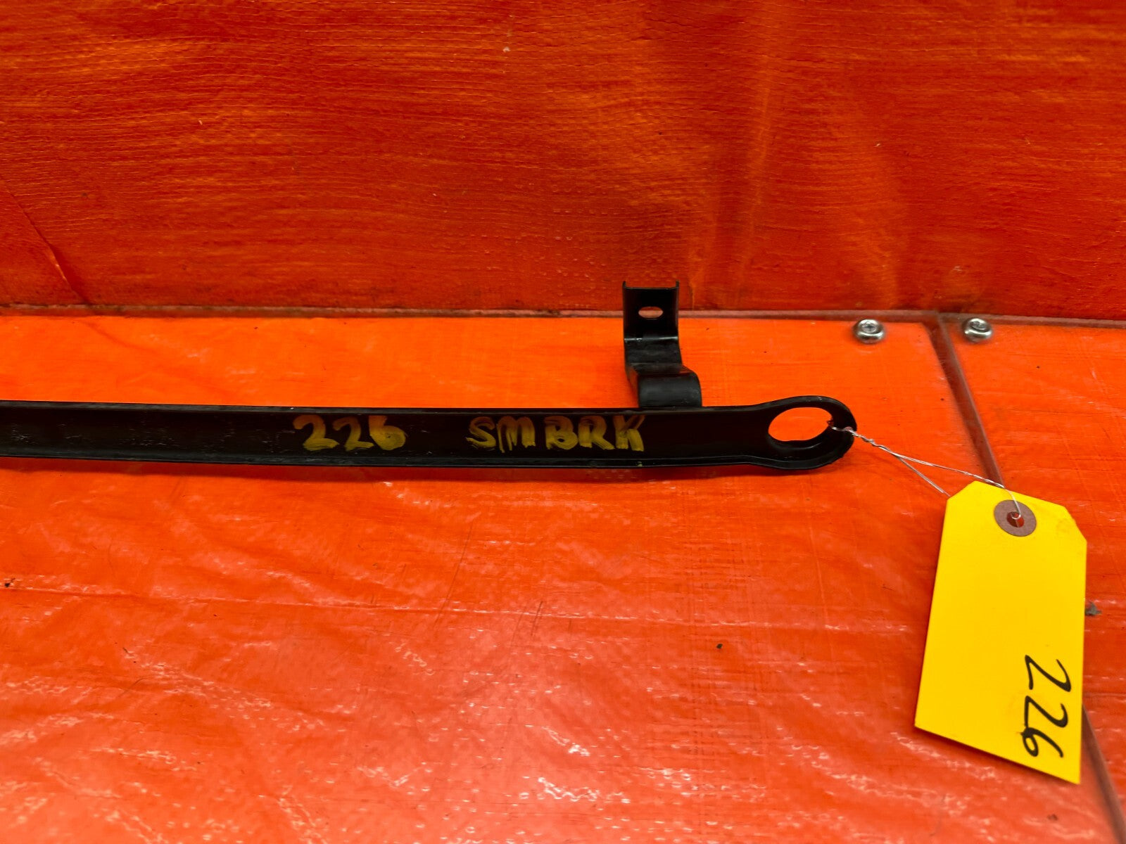 94 01 ACURA INTEGRA   AC CONDENSER ASSEMBLY MOUNTING BRACKET BAR MOUNT OEM #2262