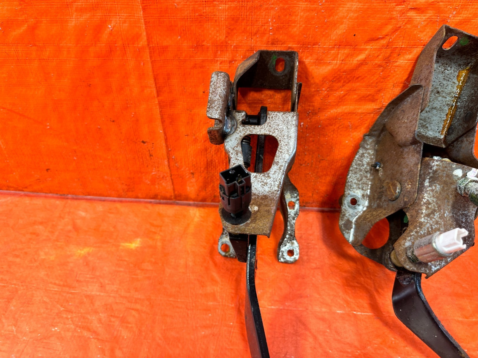 02 05 HONDA CIVIC SI EP3 HATC   MANUAL PEDALS   BRAKE CLUTCH   OEM #3062