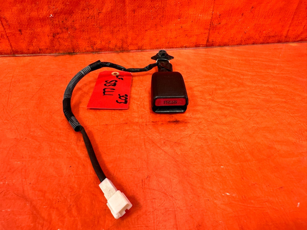 09 11 MAZDA RX8 RX 8    SEAT BELT BUCKLE CLIP   DRIVER LEFT FRONT    OEM 3032