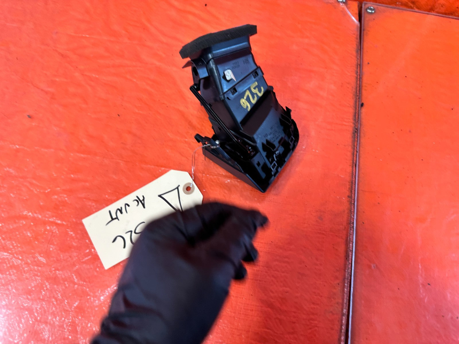 13 16 HYUNDAI GENESIS COUPE PASSENGER RIGHT OUTER   DASH AC VENT   OEM #3265