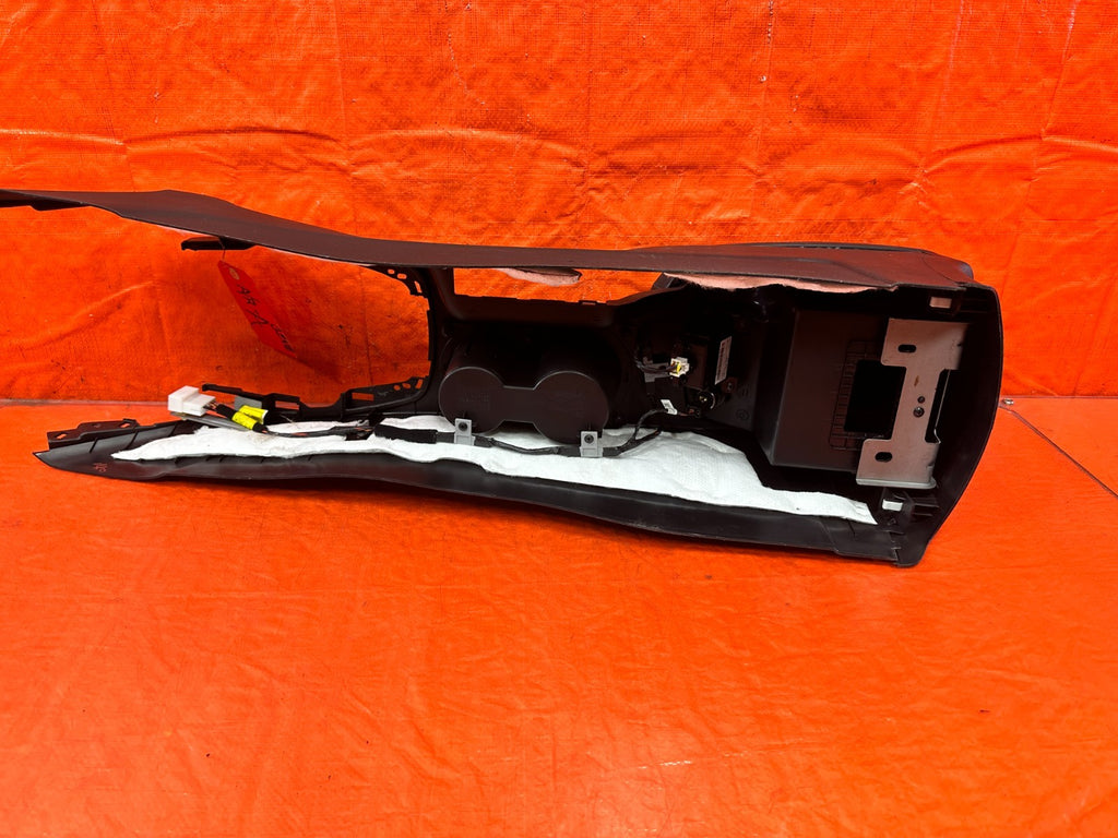 13 16 HYUNDAI GENESIS COUPE   ARM REST / CENTER CONSOLE STORAGE   OEM GENE8