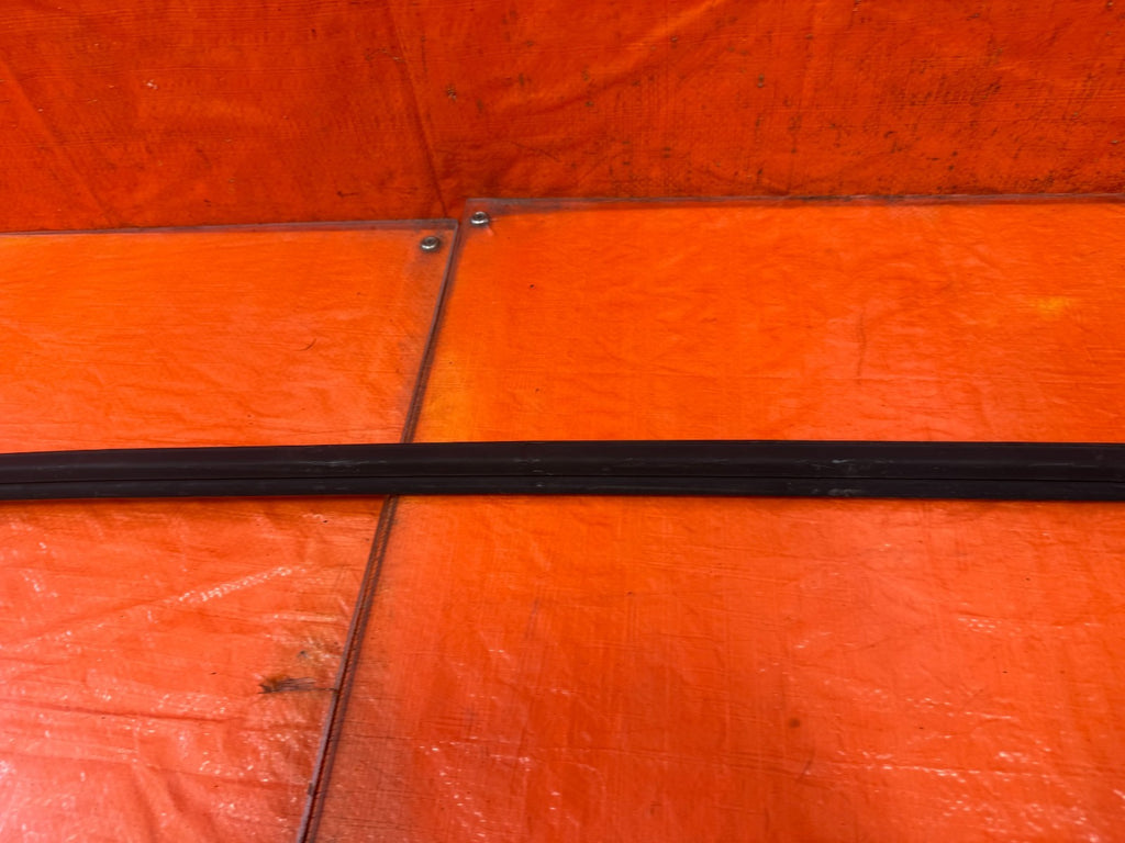 08 15 INFINITI G37 COUPE PASSENGER RIGHT EXTERIOR WINDOW GLASS TRIM OEM 3283