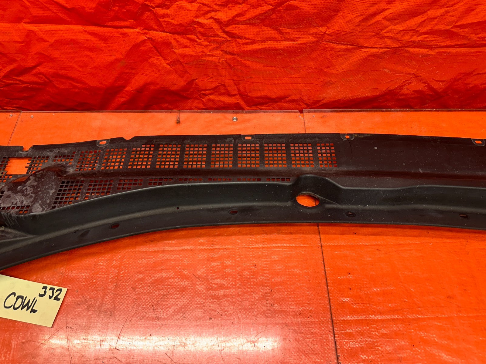92 96 HONDA PRELUDE FRONT WINDSHIELD WIPER COWL OEM #3326