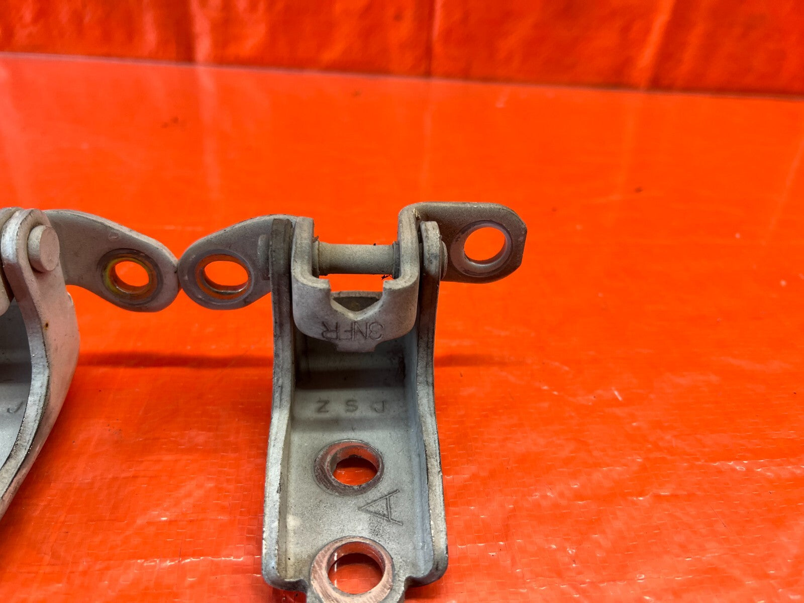 02 06 ACURA RSX   PASSENGER RIGHT FRONT DOOR HINGE SET UPPER LOWER   OEM #1407