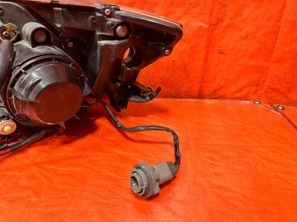 2013 13 SUBARU IMPREZA WRX STI   PASSENGER RIGHT HEADLIGHT HEADLAMP OEM OE #STI8