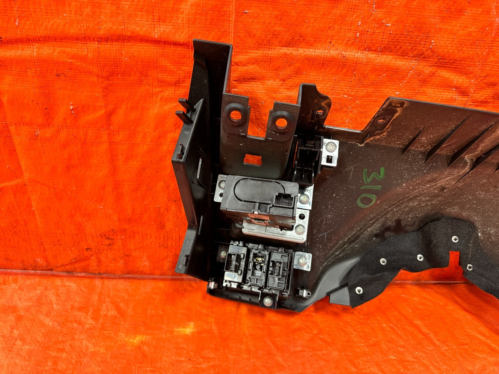 08 15 INFINITI G37 Q60 COUPE   KNEE TRIM UNDER STEERING COLUMN LOWER COVER   3106