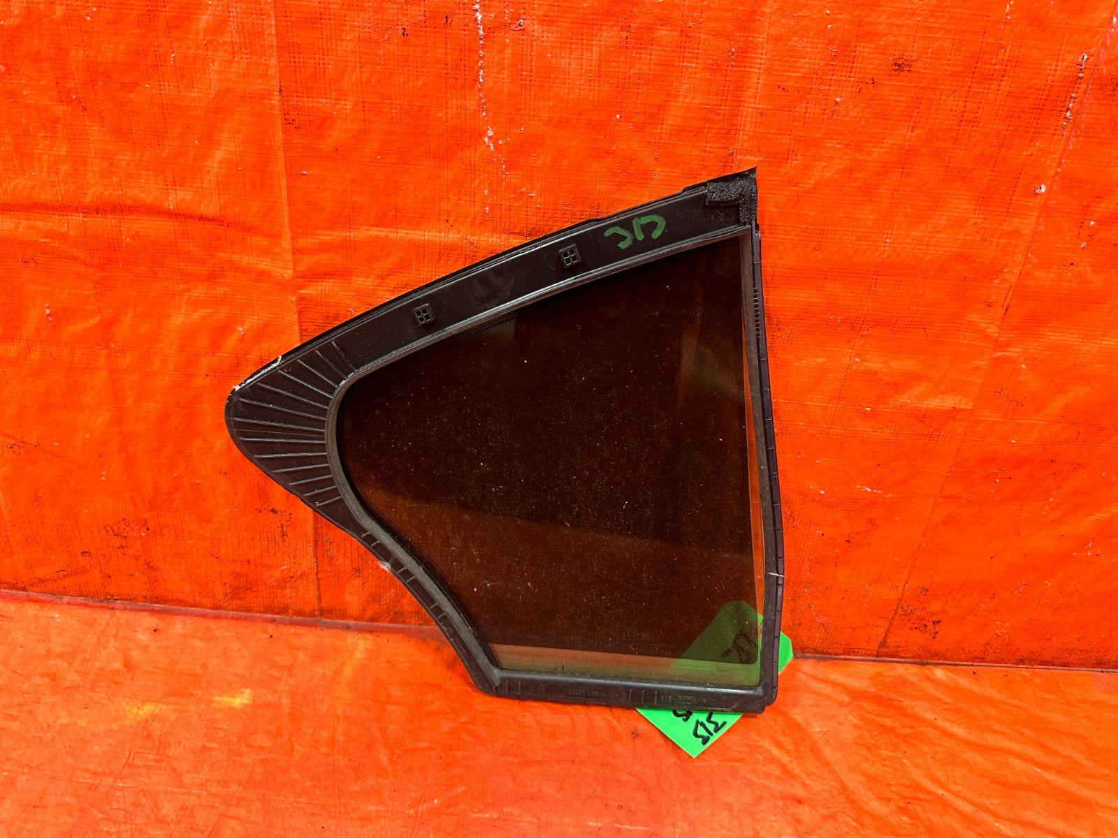 14 20 INFINITI Q50   DRIVER LEFT REAR   DOOR VENT QUARTER GLASS   OEM #3131