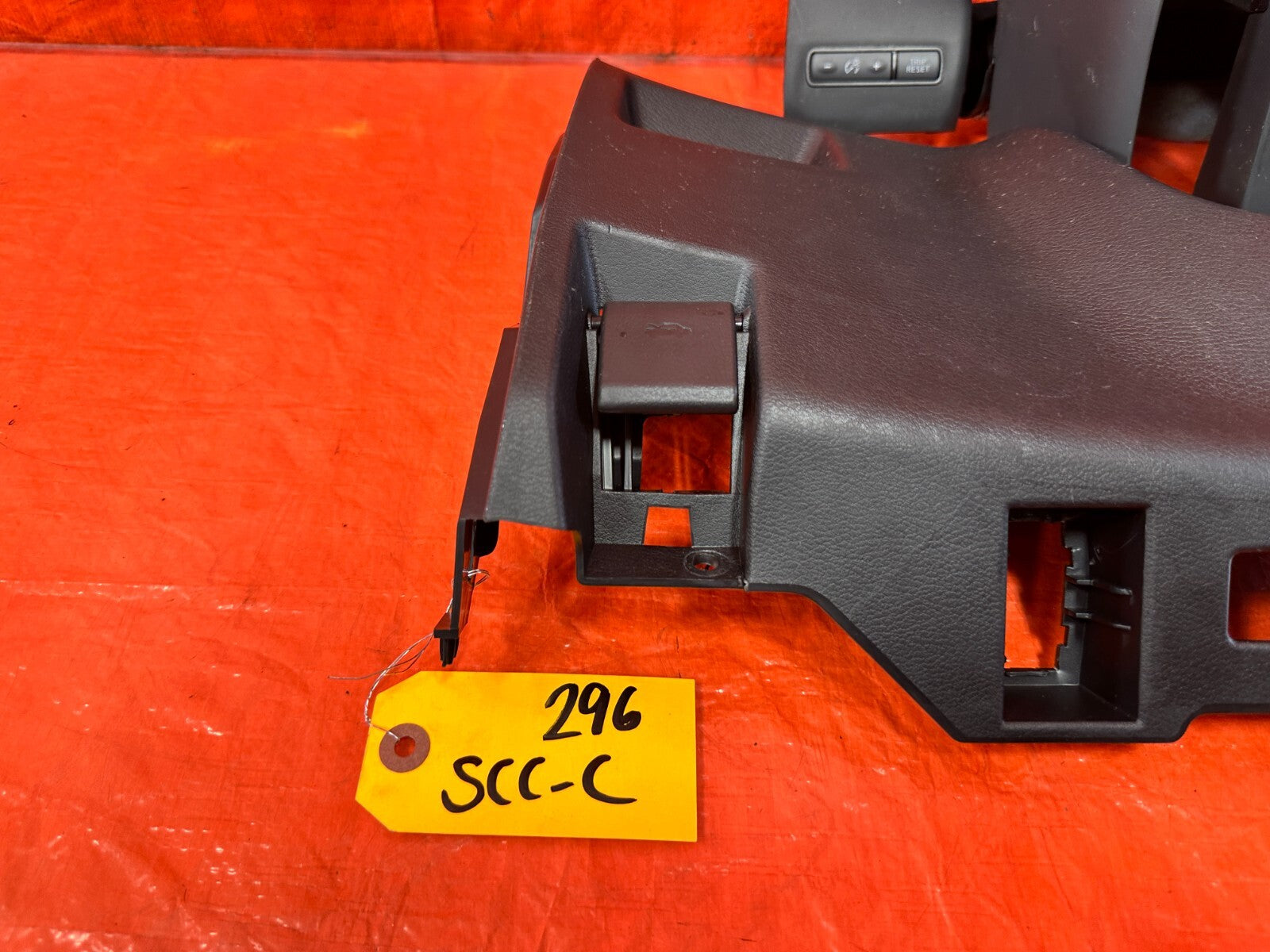 17 20 INFINITI Q50 Q60   KNEE TRIM UNDER STEERING COLUMN LOWER COVER   OEM #2961