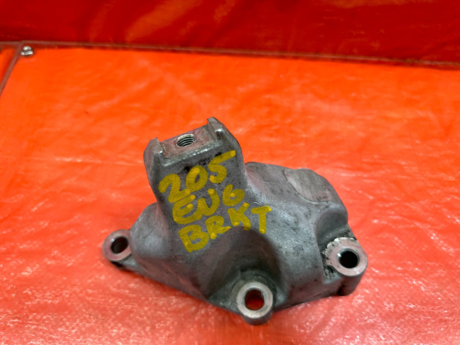 04 08 ACURA TSX   FRONT ALUMINUM ENGINE MOUNTING BRACKET   OEM #2056