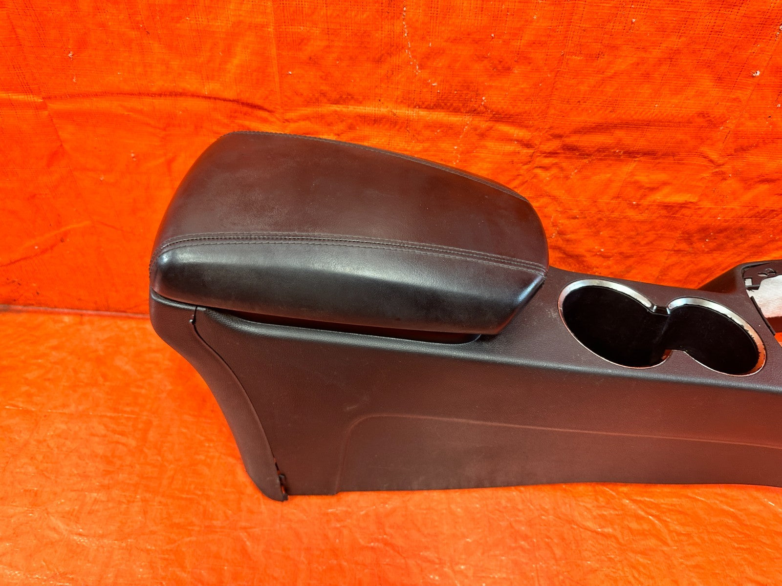 13 16 HYUNDAI GENESIS COUPE   ARM REST / CENTER CONSOLE STORAGE   OEM GENE4