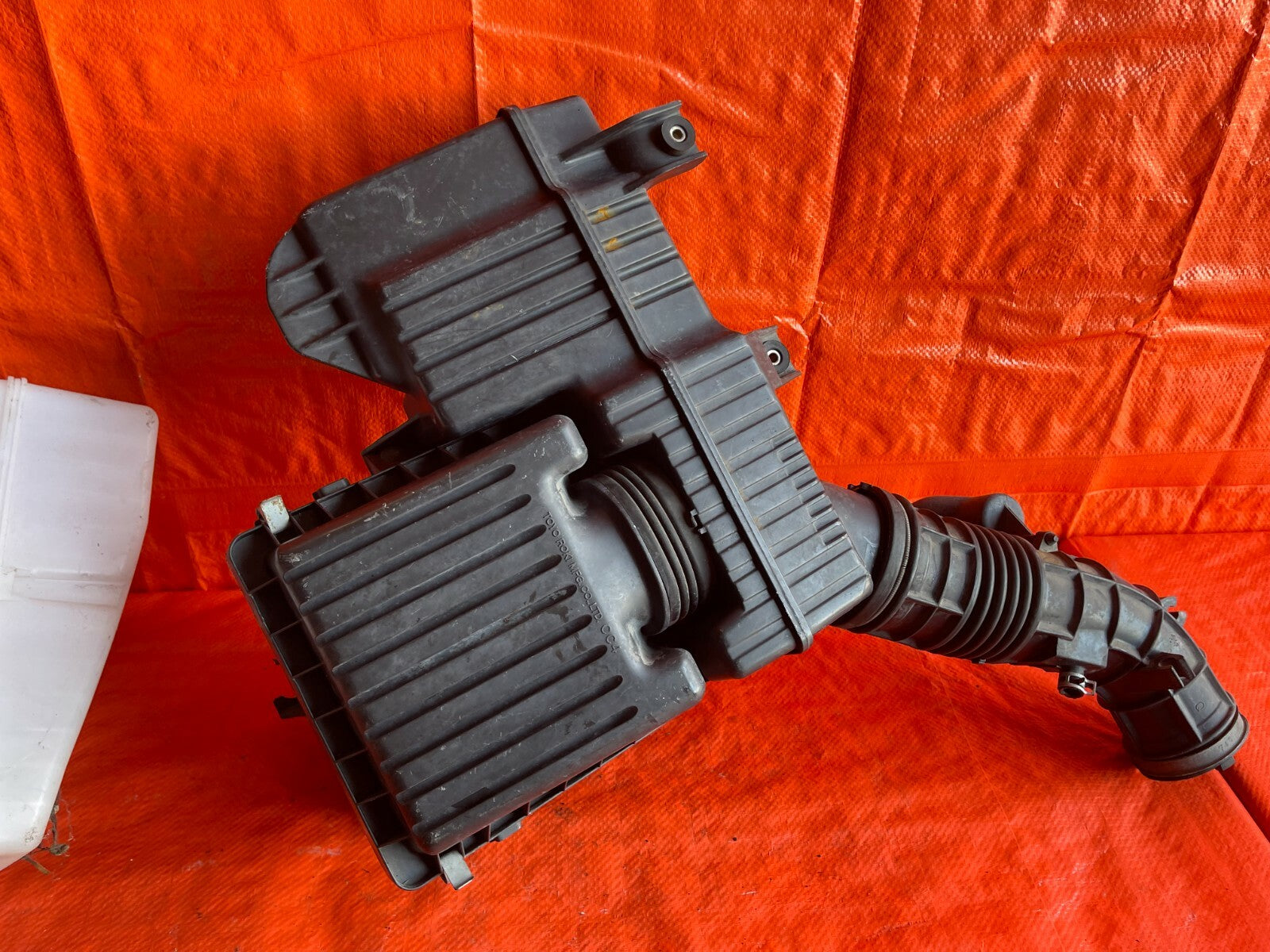 99 01 HONDA CR V CRV FACTORY AIR INTAKE SYSTEM ARM BOX FILTER RESONATOR OEM #676