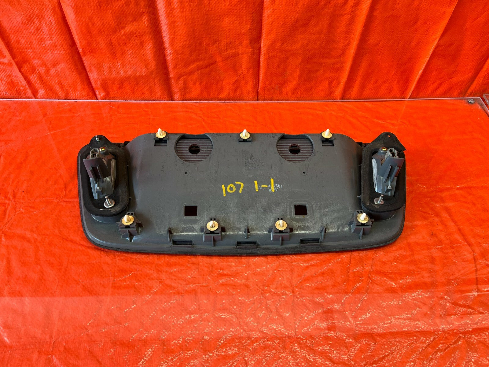 04 06 ACURA TL   REAR TRUNK LID LICENSE PLATE HOLDER TRIM W/ LIGHTS   OEM #1077