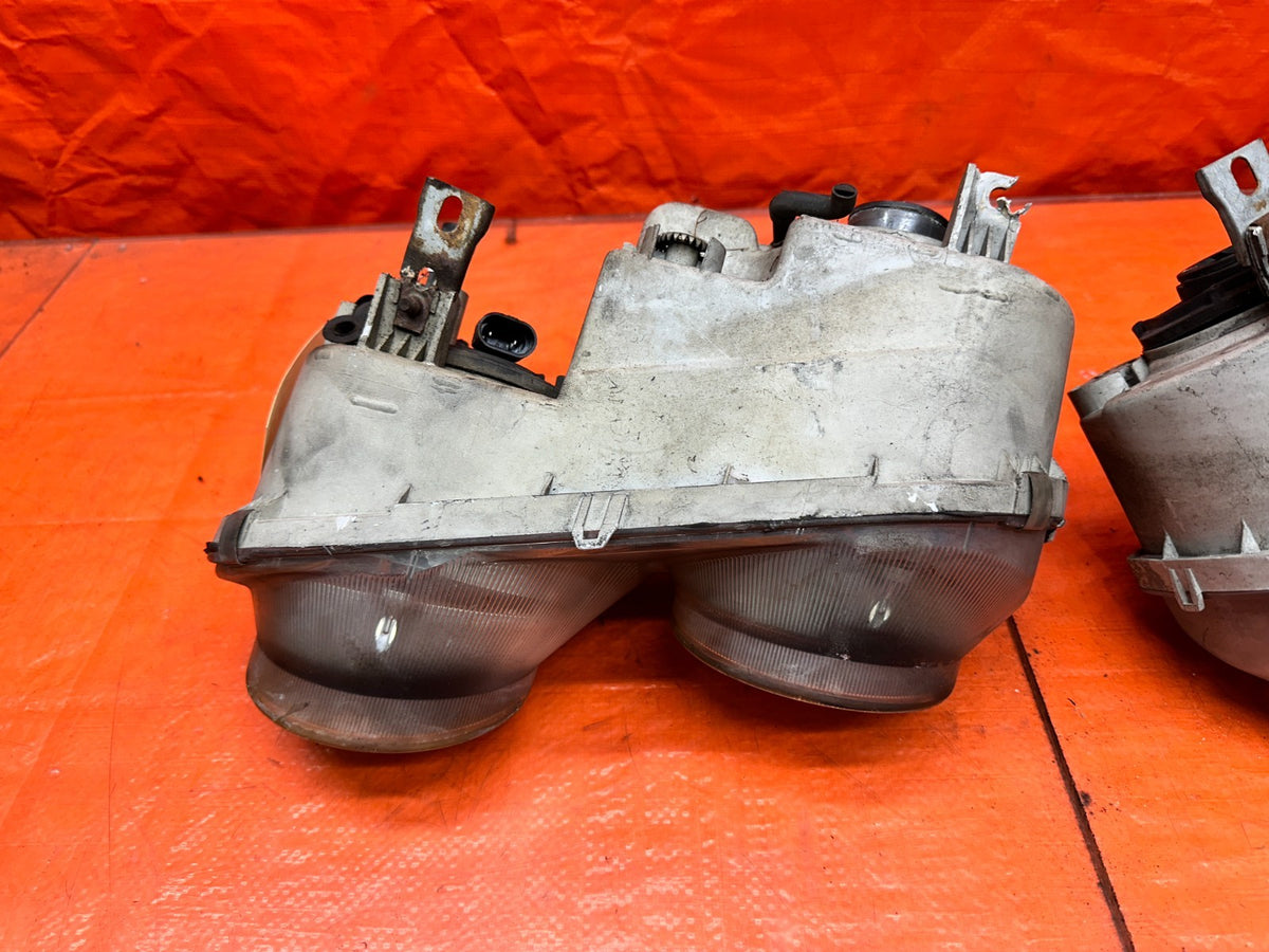 94-01 ACURA INTEGRA 2D - FRONT HEADLIGHTS PAIR DRIVER LEFT PASSENGER RIGHT OEM10