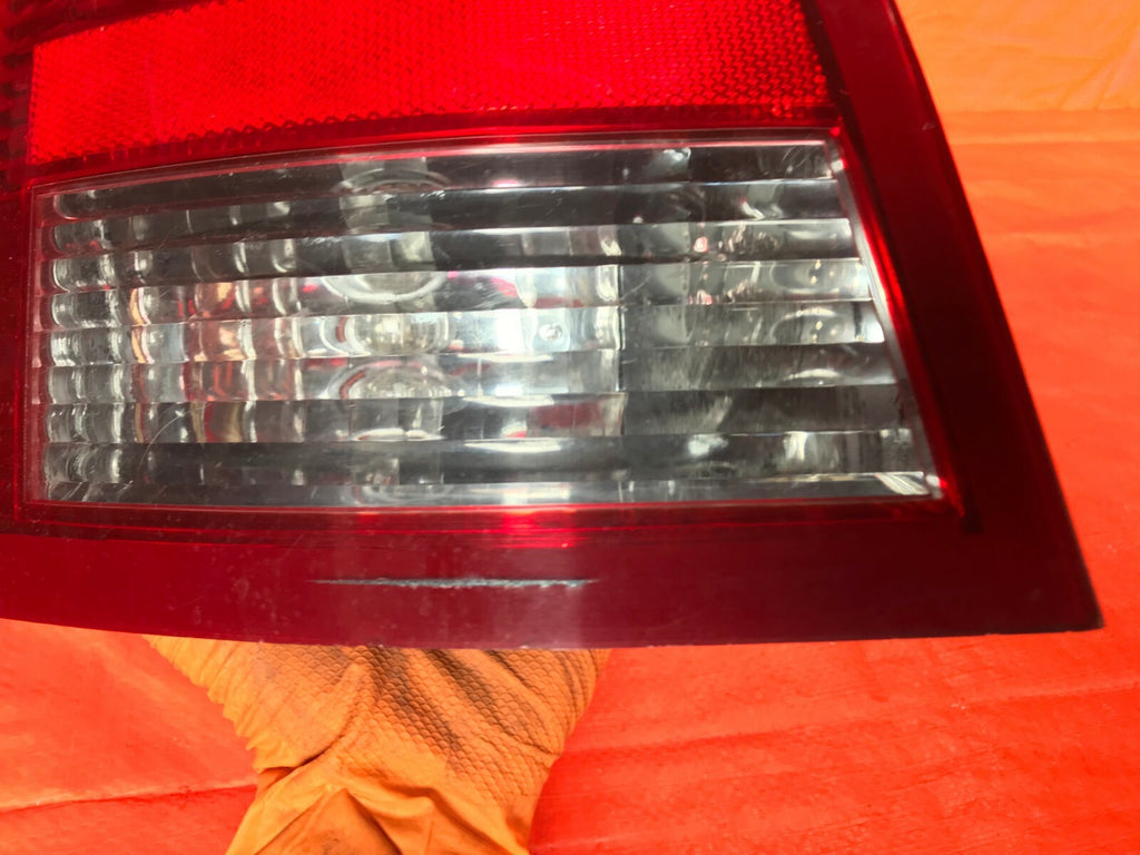 OEM 2005 2006 2007 CHRYSLER 300   BASE MODEL   TAIL LIGHT LAMP 05 06 071