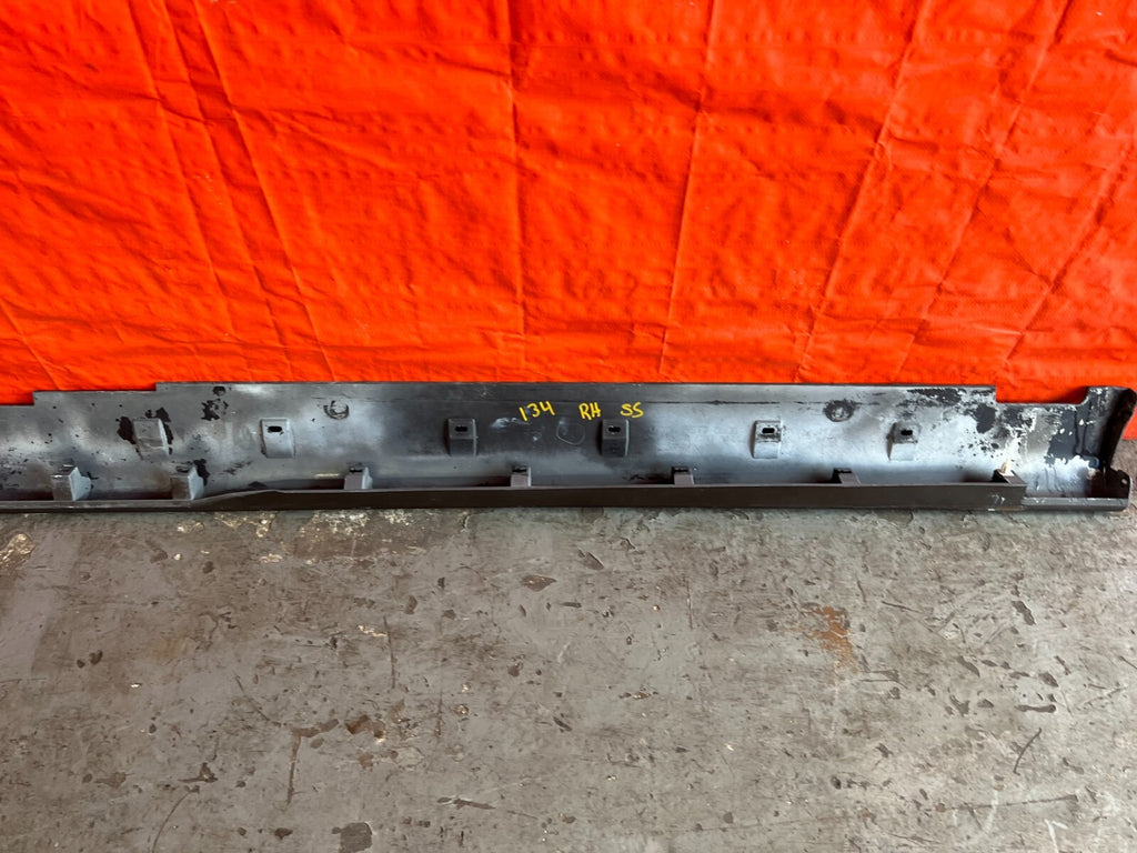 94 01 ACURA INTEGRA   2 DOOR   SIDE SKIRT ROCKER MODLING RIGHT SIDE OEM #1349