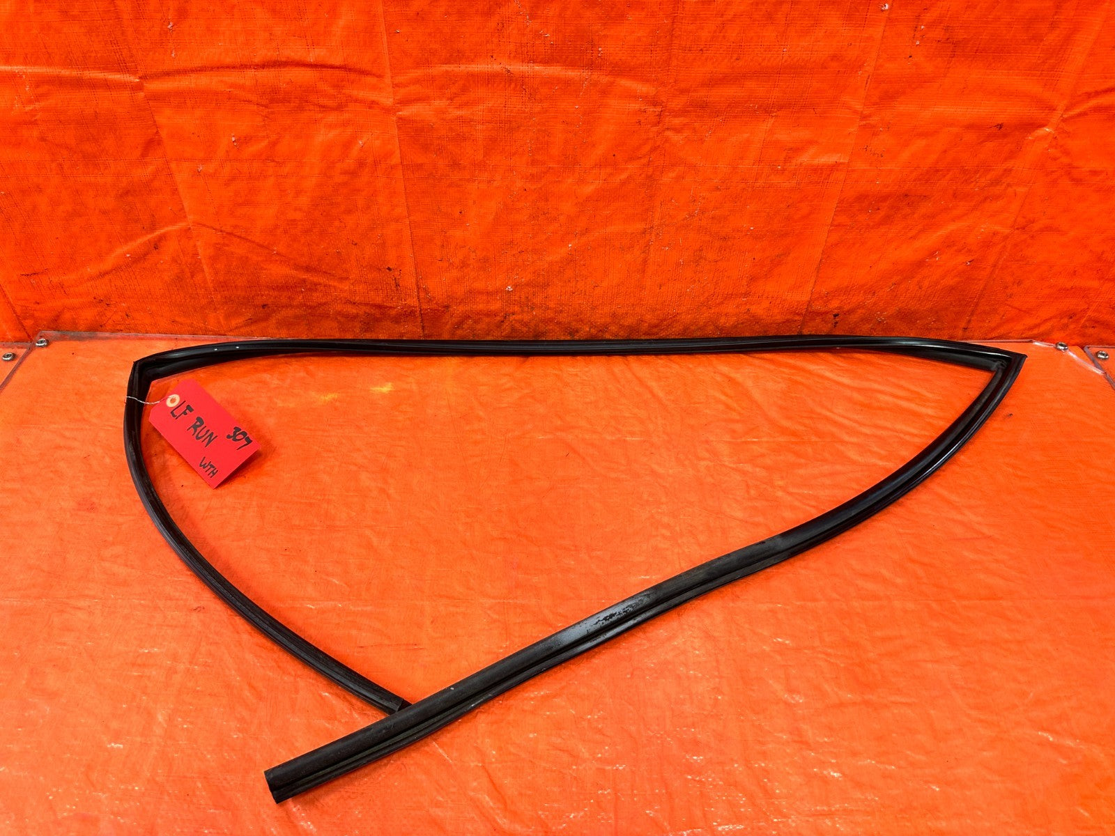 06 11 CIVIC 4D SEDAN   DRIVER LEFT FRONT WEATHER STRIP RUN CHANNEL OEM #3070