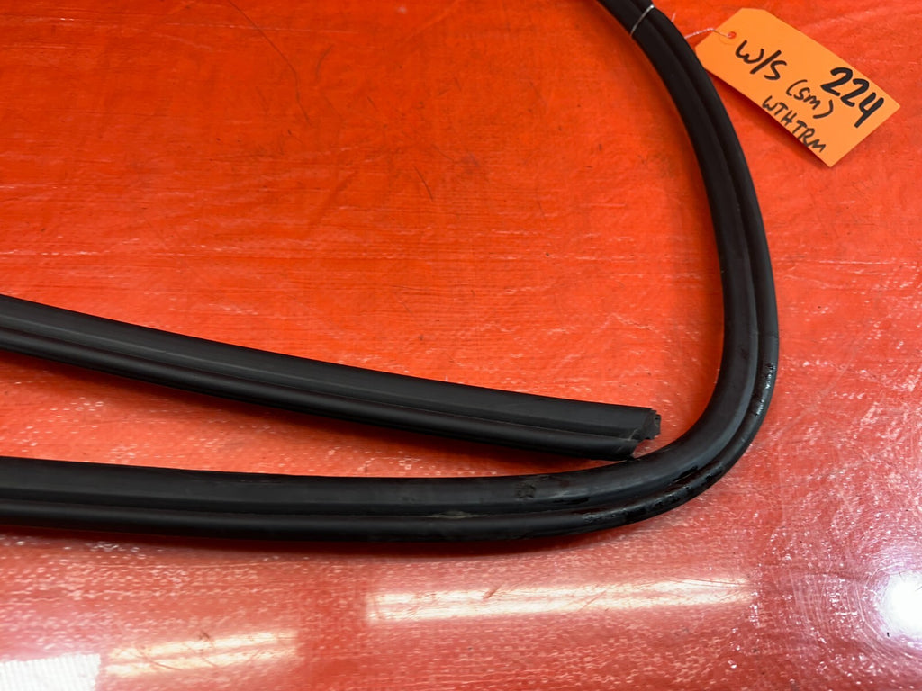 00 09 HONDA S2000   OUTER EXTERIOR WINDSHIELD RUBBER WEATHER STRIP TRIM OEM #2242