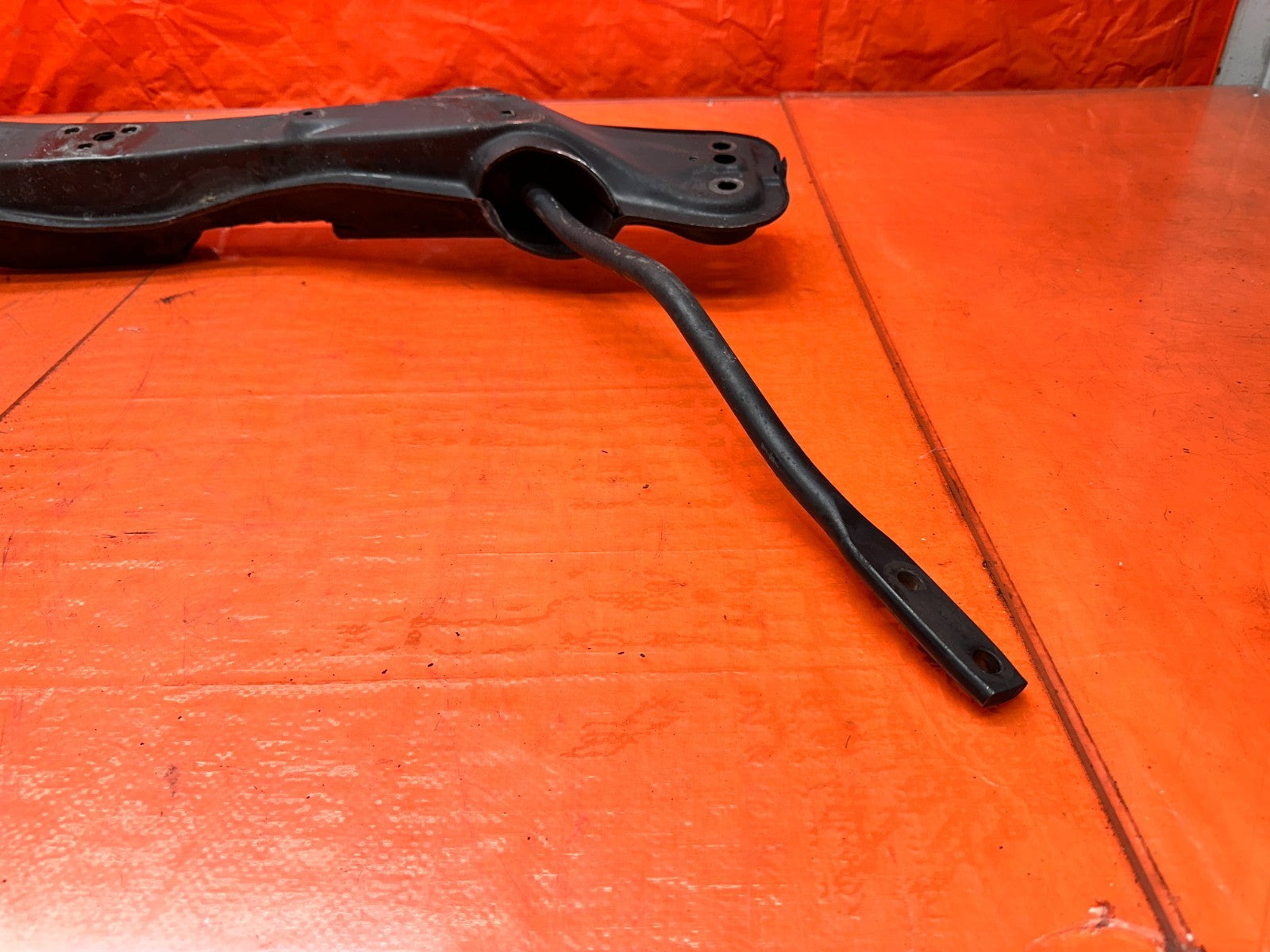 92 96 HONDA PRELUDE FRONT SUBFRAME CROSSMEMBER FRONT HALF W/ RODS   OEM #33218