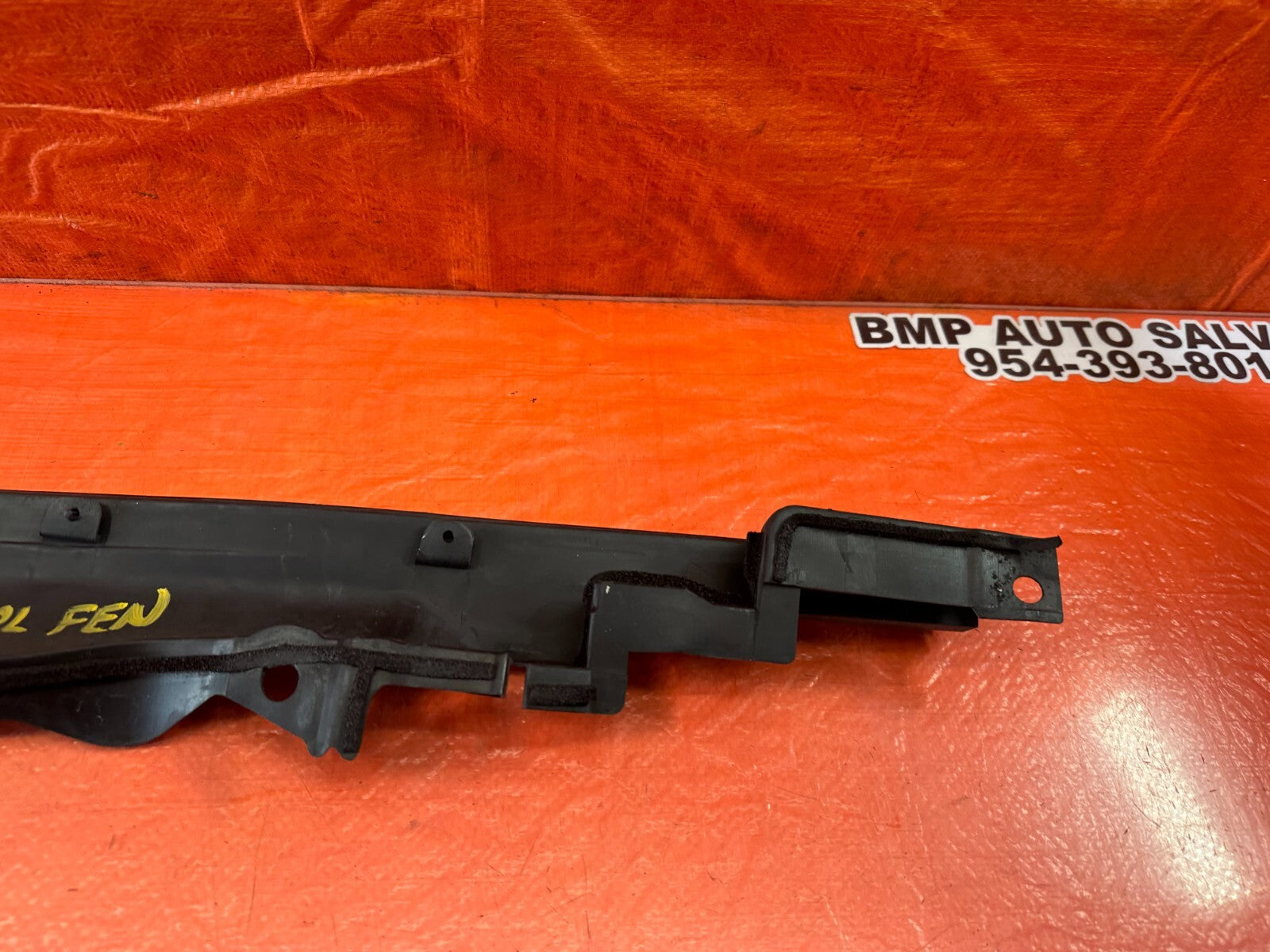 08 15 INFINITI G37 & Q60 COUPE DRIVER LEFT FRONT   FENDER SEAL TRIM GASKET #2458