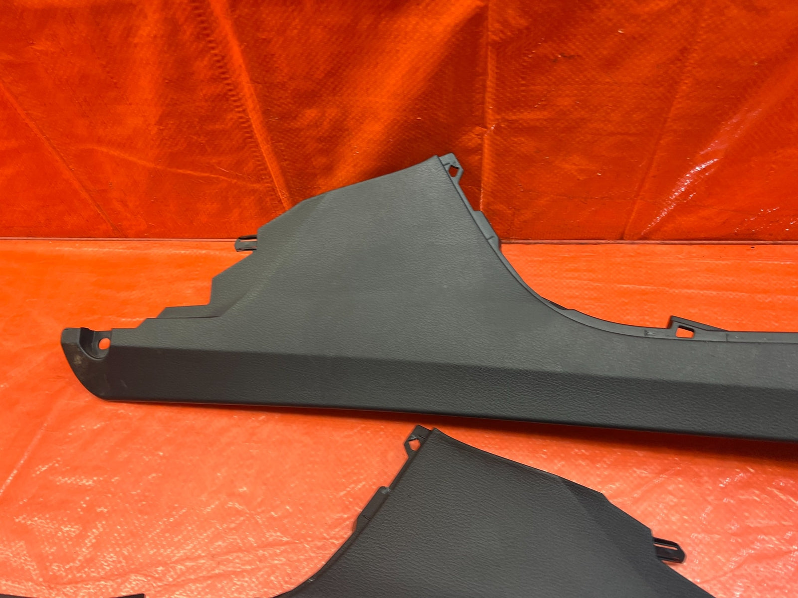15 21 SUBARU WRX & STI   ARM REST CENTER SHIFTER CONSOLE TRIM   LEFT & RIGHT 17010