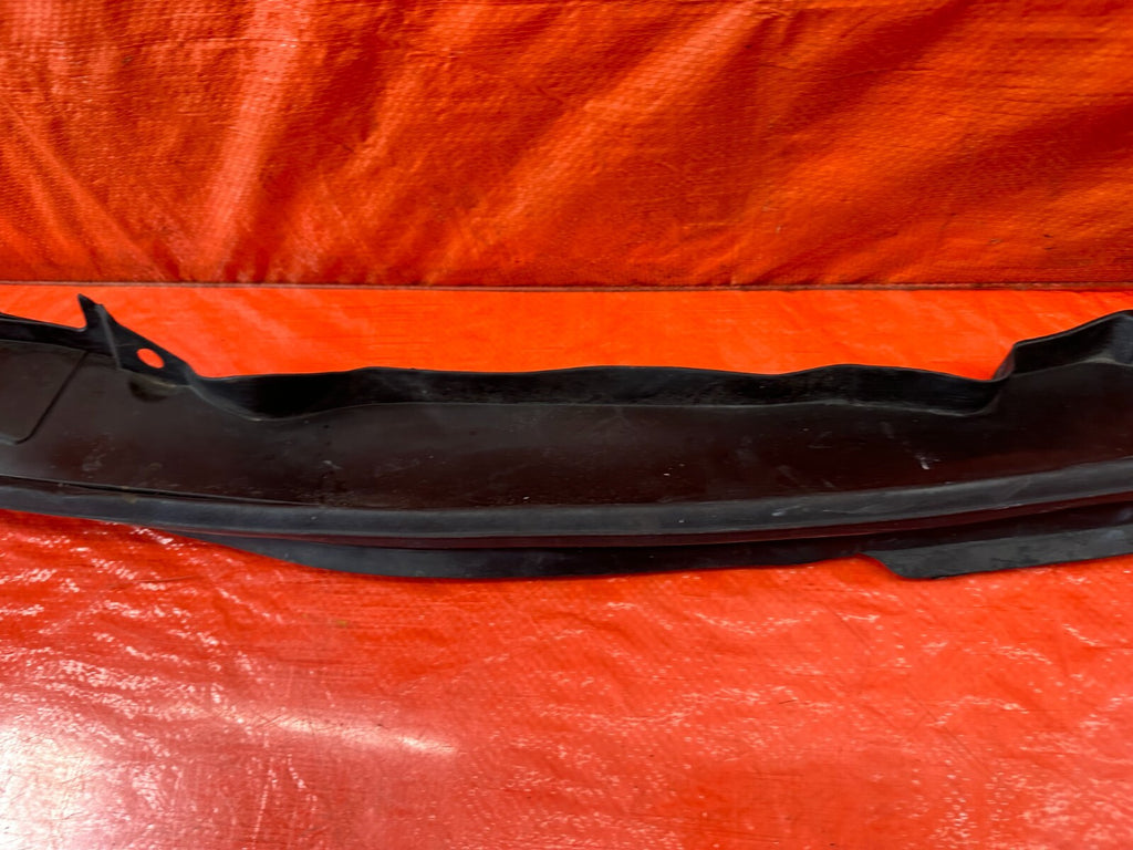 07 13 INFINITI G35 G37 SEDAN   RUBBER FENDER TRIM HOOD SEAL   RIGHT   OEM #2384