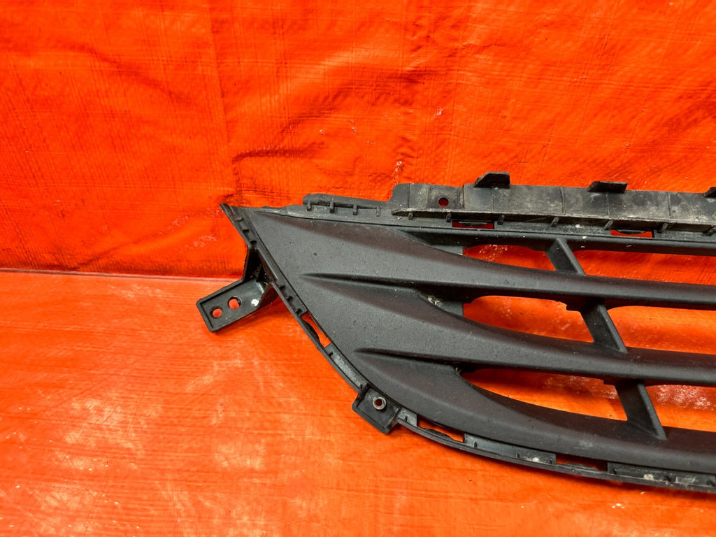 13 16 HYUNDAI GENESIS COUPE   LOWER FRONT BUMPER GRILLE INSERT TRIM PLASTIC OEM6