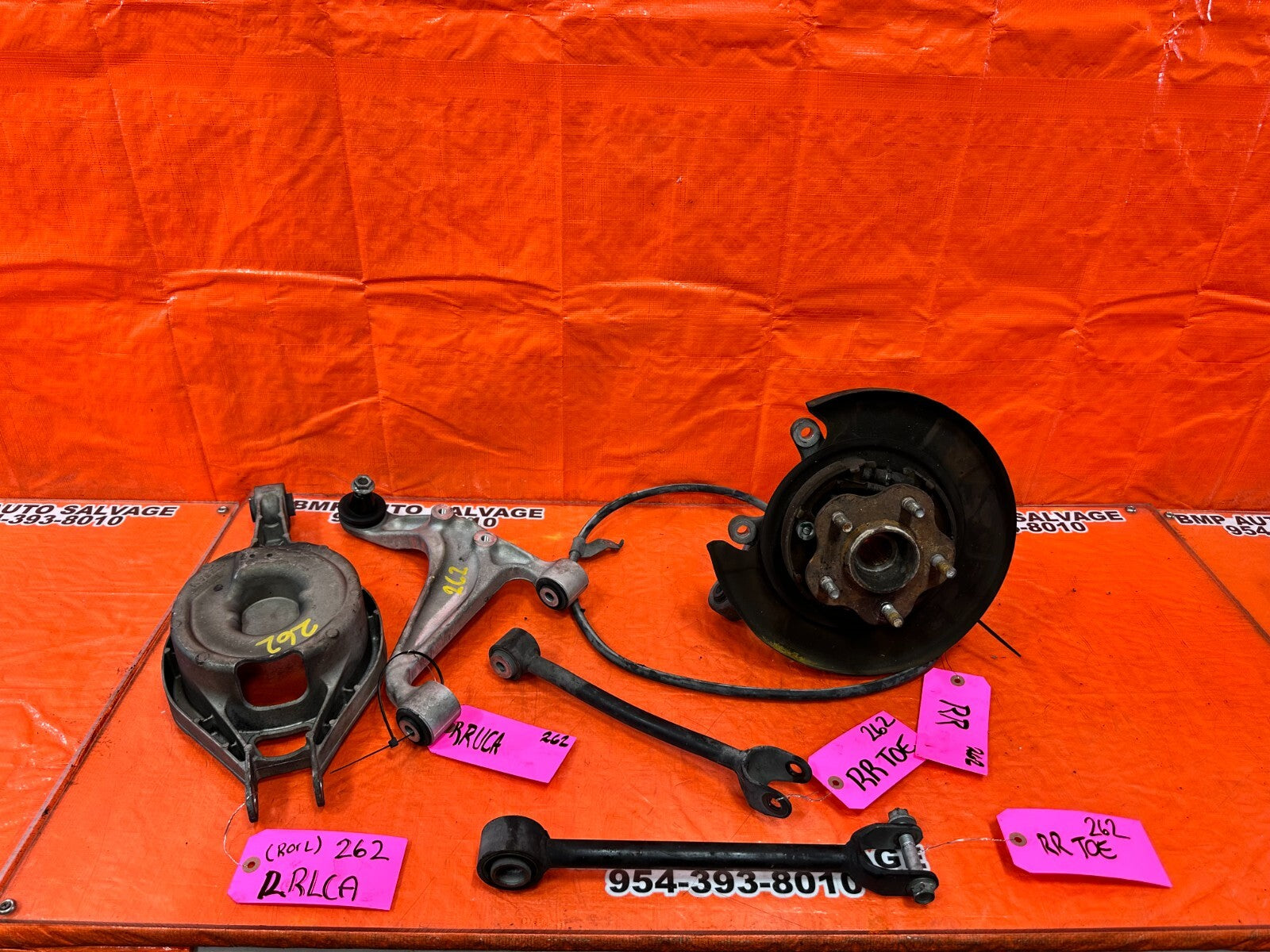03 09 NISSAN 350Z   RIGHT REAR SPINDLE KNUCKLE HUB W/ ALL ARMS   OEM FACTORY 2620
