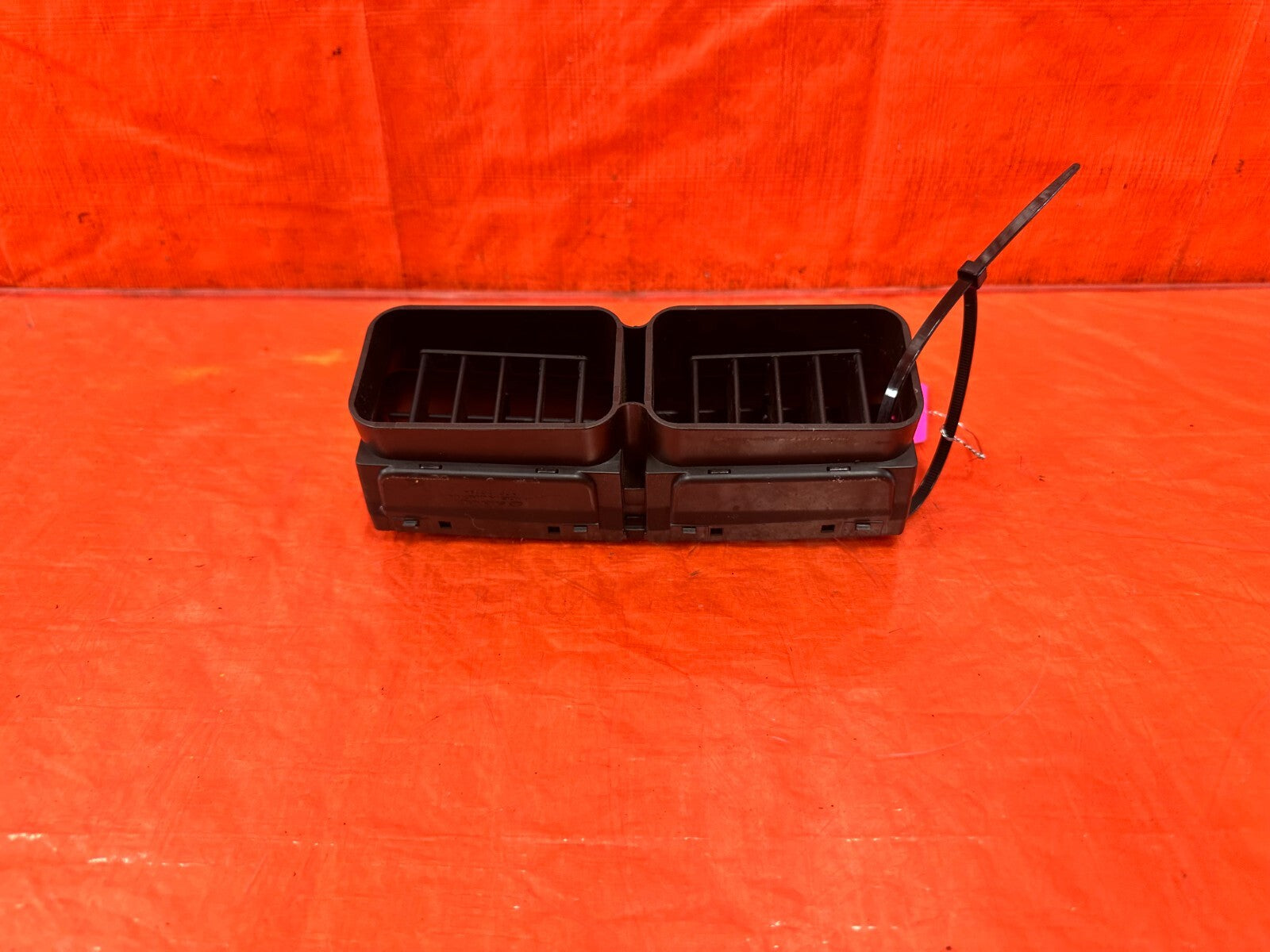 08 14 SUBARU IMPREZA WRX & STI WAGON   CENTER AC VENT   OEM FACTORY #2837