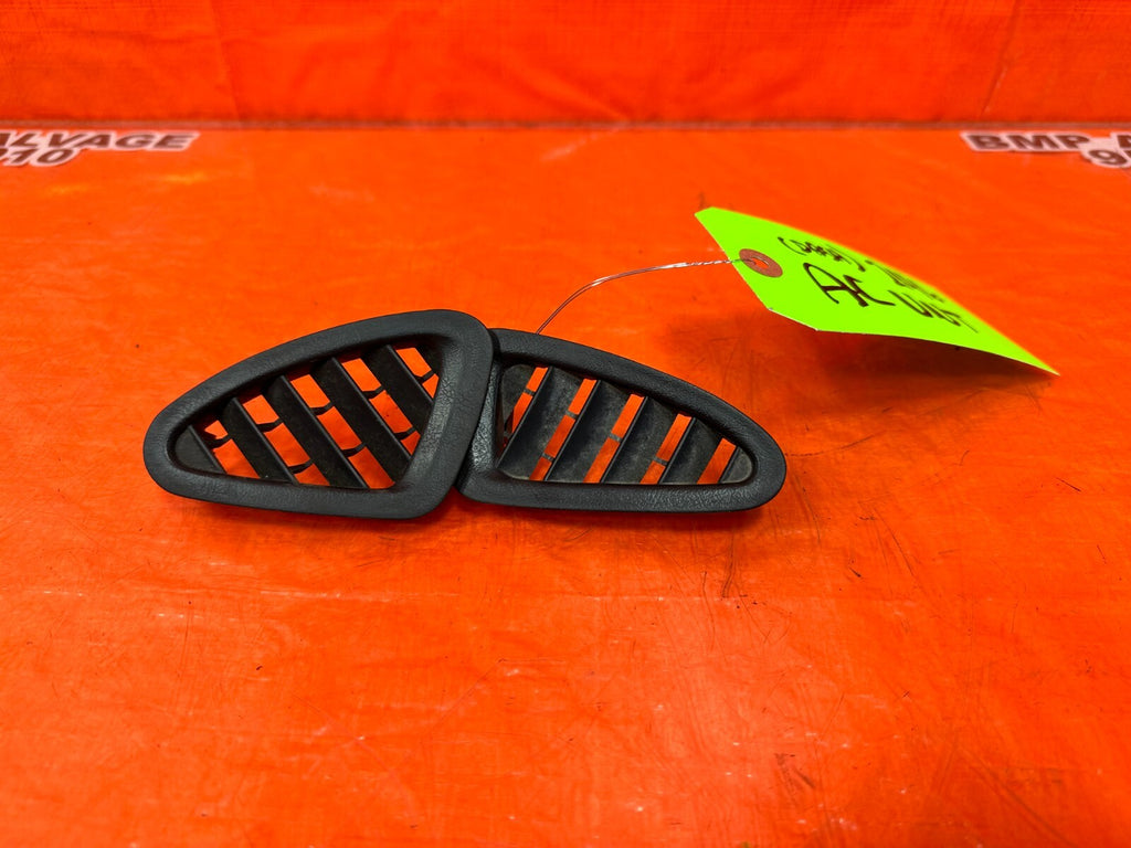 94 01 INTEGRA   DASHBOARD AC VENT SET   LEFT AND RIGHT VENTS BLACK   OEM #2466
