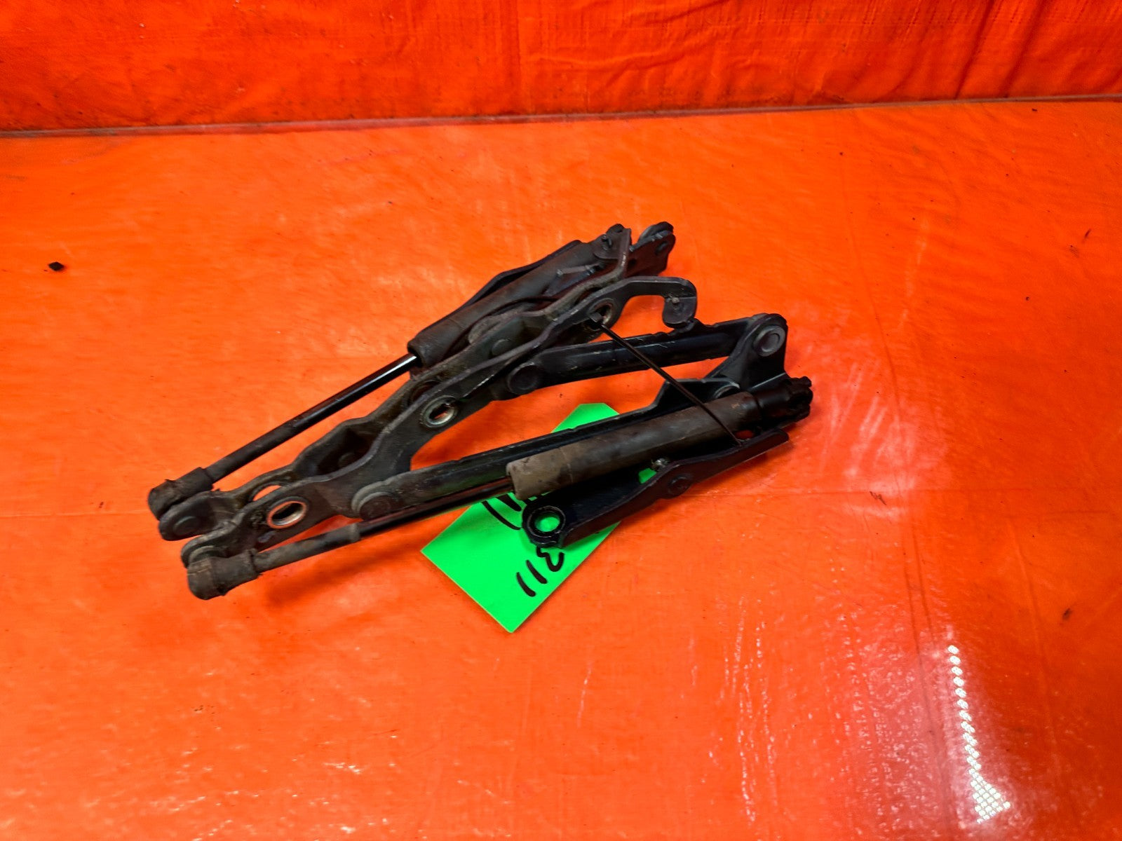 08 15 INFINITI G37 Q60 COUPE   LEFT AND RIGHT TRUNK HINGES   OEM #3111