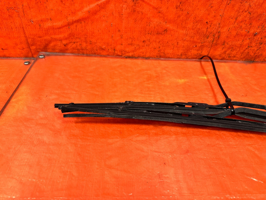 90 91 HONDA CIVIC HATCHBACK   LEFT & RIGHT WINDSHIELD WIPER ARMS   OEM 3259
