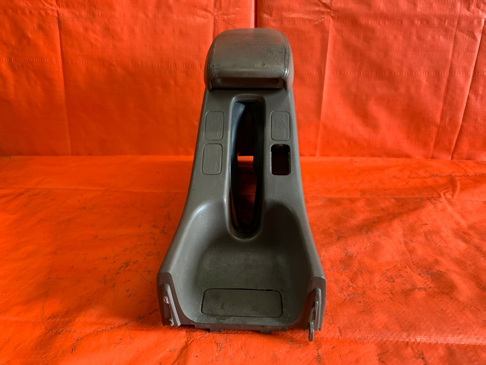 94   01 ACURA INTEGRA   CENTER CONSOLE ARM REST   TAN IN COLOR   OEM FACTORY1