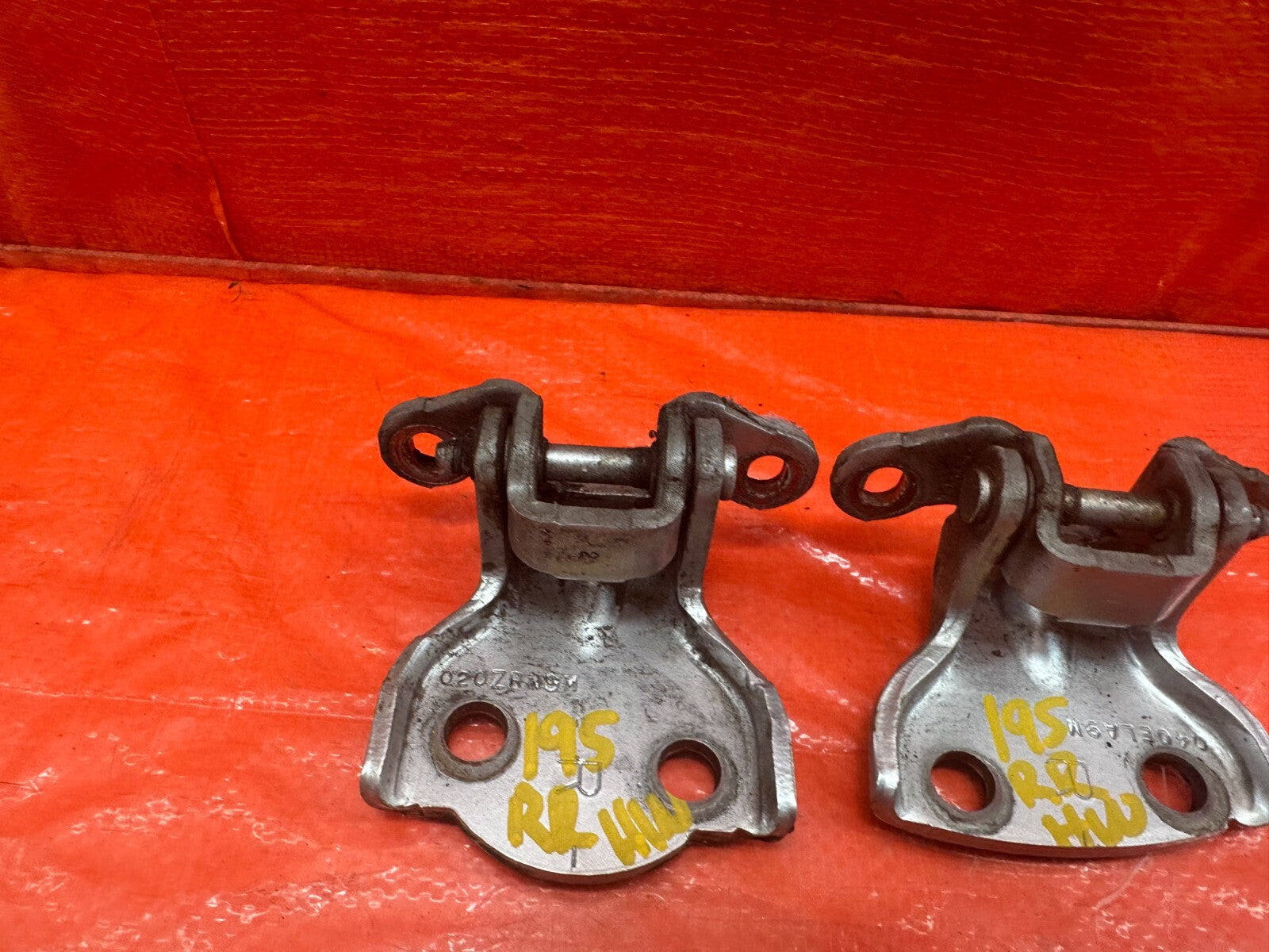 92 00 HONDA CIVIC SEDAN PASSENGER RIGHT REAR DOOR HINGE SET UPPER LOWER OEM #1957
