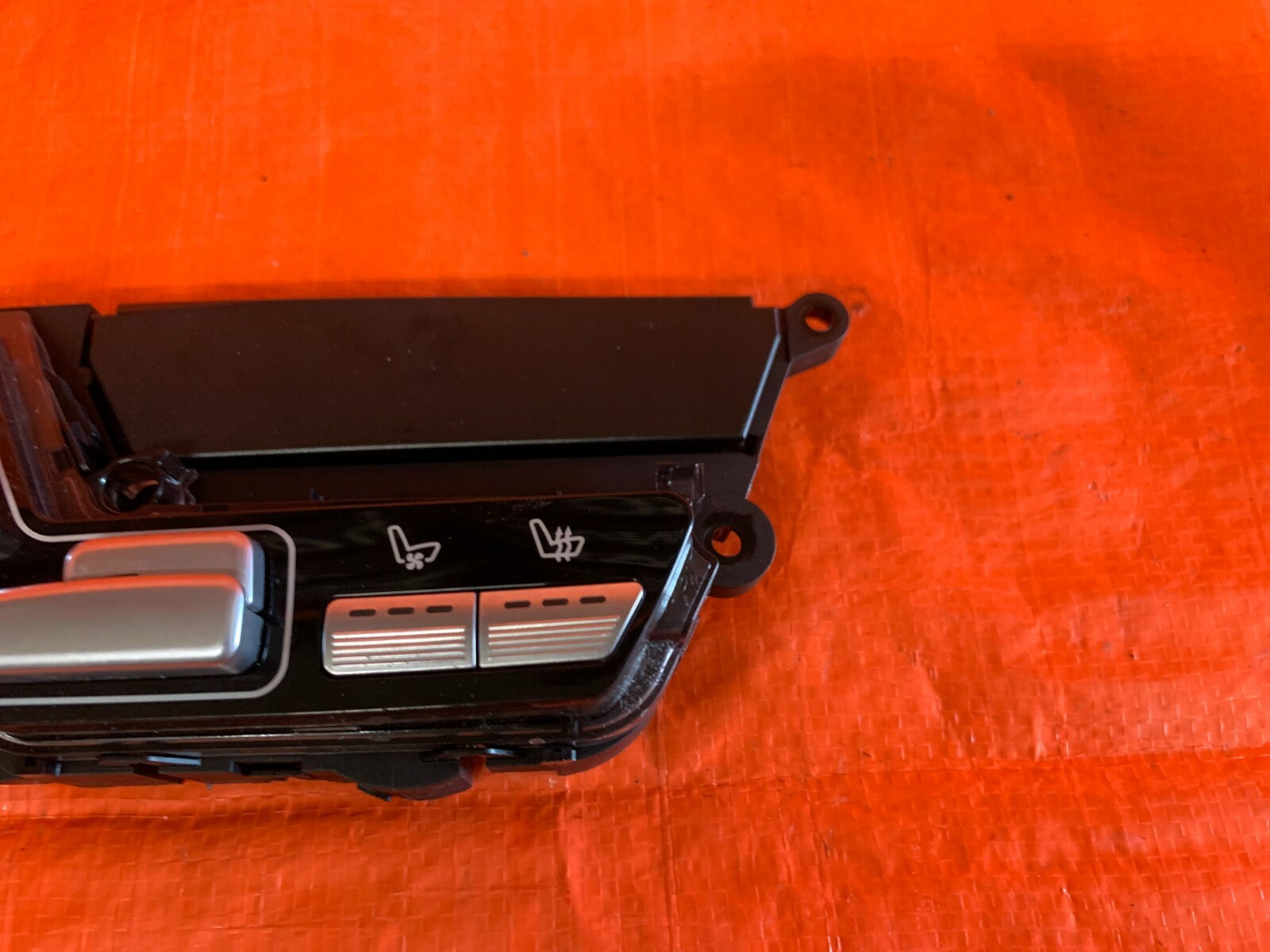 07 09 MERCEDES S CLASS W221 S550   DRIVER LEFT REAR SEAT SWITCH OEM OE 1