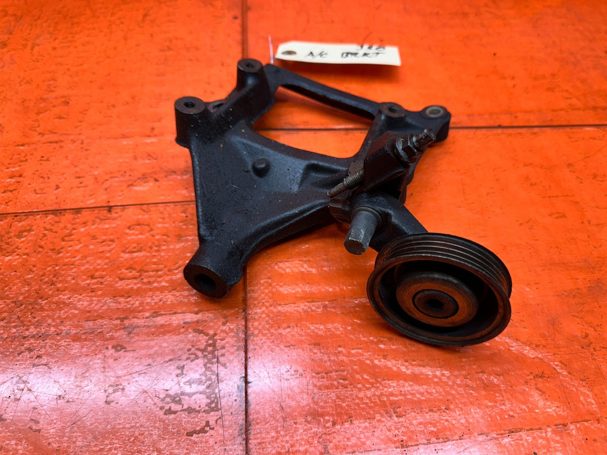 B20 P7H / P54 D SERIES AC COMPRESSOR BRACKET4
