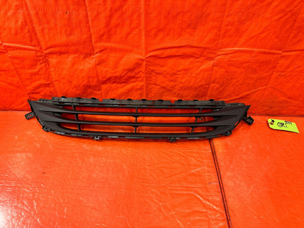 13 16 HYUNDAI GENESIS COUPE   LOWER FRONT BUMPER GRILLE INSERT TRIM PLASTIC OEM1