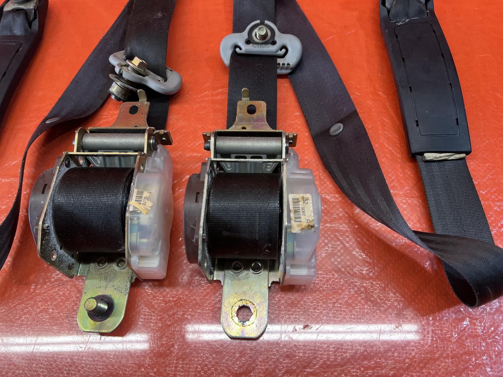 96 00 HONDA CIVIC   HATCHBACK   FRONT SEAT BELT SET LEFT & RIGHT SEAT BELTS OEM 5