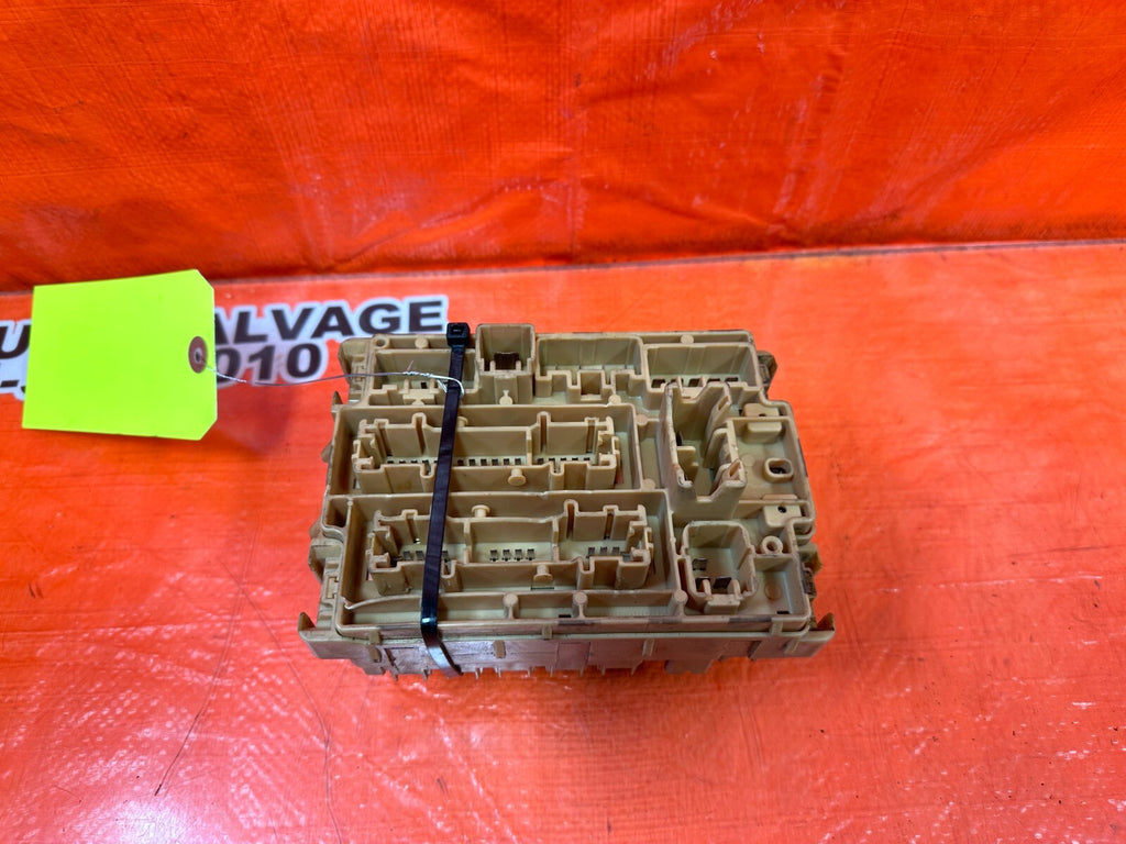 00 02 TOYOTA CELICA   EXTERIOR UNDER THE HOOD ENGINE BAY FUSE BOX   OEM #2507